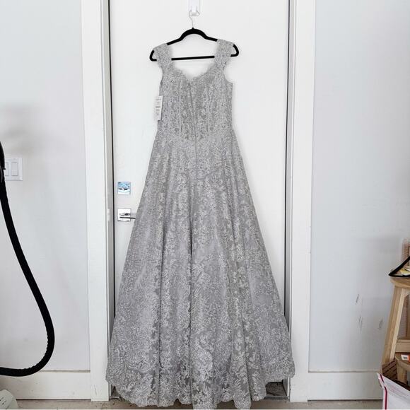 NWT NEW Sherri Hill Silver Lace Beaded Evening Gown Plus Size 18 Style 51573 - Picture 5 of 10